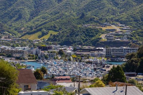 Photo of property in 1 Seymour Street, Picton, 7220