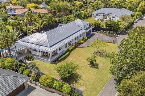 Photo of property in 27 Almond Grove, Greenhithe, Auckland, 0632