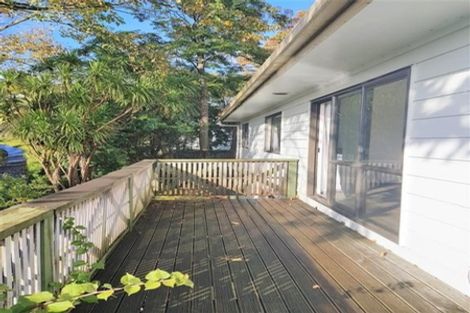Photo of property in 2/21 Walnut Lane, Browns Bay, Auckland, 0630