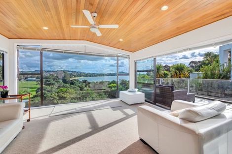 Photo of property in 10 Ardern Avenue, Stanmore Bay, Whangaparaoa, 0932