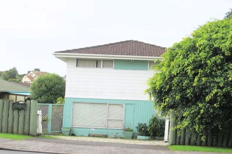 Photo of property in 18 Red Beach Road, Red Beach, 0932