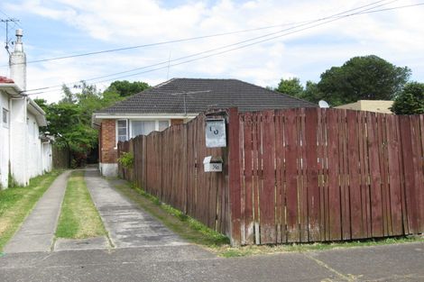 Photo of property in 1/10 Waterfront Road, Mangere Bridge, Auckland, 2022
