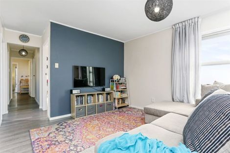 Photo of property in 2/17 Islington Avenue, New Lynn, Auckland, 0600