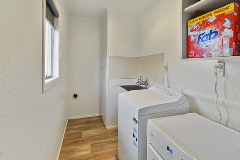 Photo of property in 19 Lynmore Drive, Hillpark, Auckland, 2102