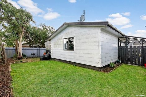 Photo of property in 2/31 Sutton Crescent, Papakura, 2110