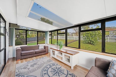 Photo of property in 42 Ennis Avenue, Pakuranga Heights, Auckland, 2010