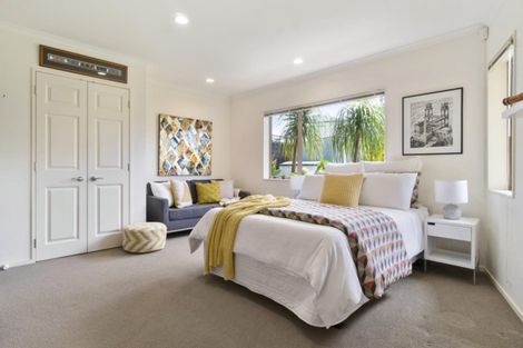 Photo of property in 14 Longbush Road, Te Atatu Peninsula, Auckland, 0610