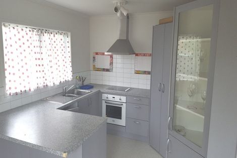 Photo of property in 18 Kiernan Place, Kelston, Auckland, 0602