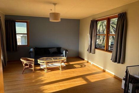 Photo of property in 17 Porter Place, Paekakariki, 5034