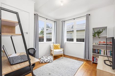 Photo of property in 82 Alfred Street, Fairfield, Hamilton, 3214