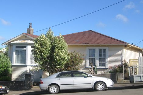 Photo of property in 1 Helen Street, Brooklyn, Wellington, 6021