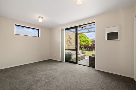 Photo of property in 1 Farm Lane, Parklands, Christchurch, 8083