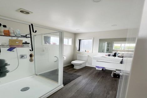 Photo of property in 4 Ruhanui Lane, Pakuranga Heights, Auckland, 2010