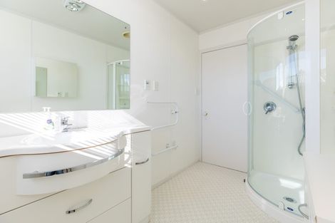 Photo of property in 1420 Whangaparaoa Road, Army Bay, Whangaparaoa, 0930