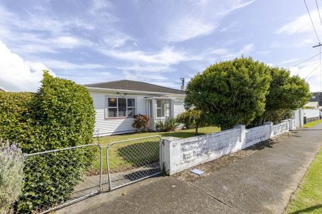 Photo of property in 20 Cameron Street, New Plymouth, 4310