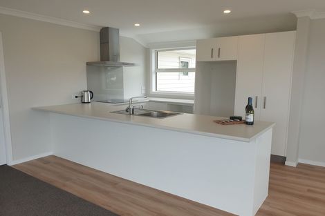 Photo of property in 31 Main Road, Titahi Bay, Porirua, 5022