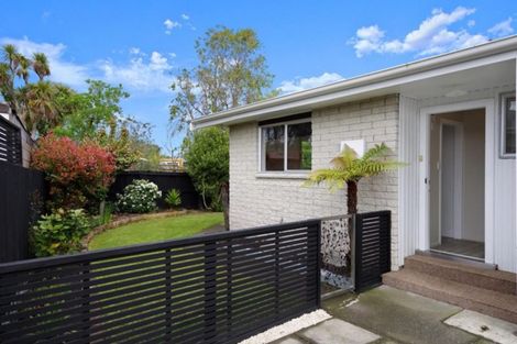 Photo of property in 2/11 Peckham Lane, Woolston, Christchurch, 8062