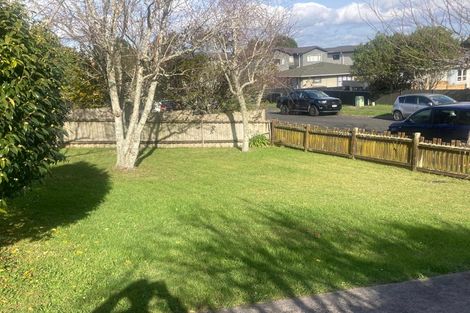 Photo of property in 39 Megan Avenue, Pakuranga Heights, Auckland, 2010