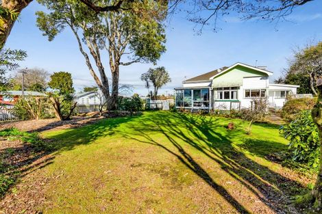 Photo of property in 10 Miro Street, Inglewood, 4330