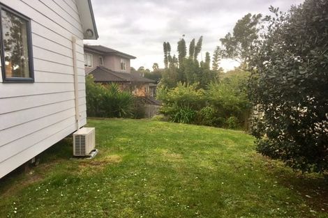 Photo of property in 323 Pakuranga Road, Pakuranga Heights, Auckland, 2010