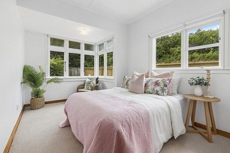 Photo of property in 43a Collins Avenue, Tawa, Wellington, 5028