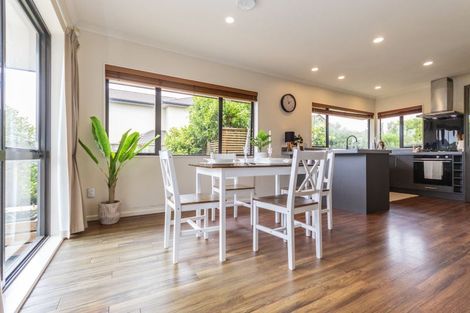 Photo of property in 7 Lourie Way, Fitzherbert, Palmerston North, 4410