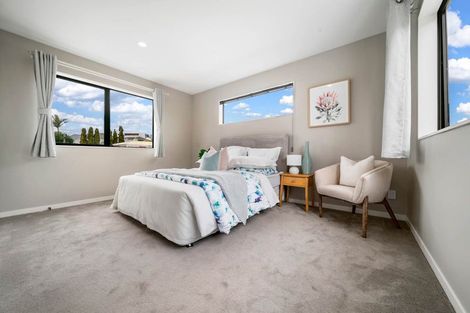 Photo of property in 674 East Coast Road, Pinehill, Auckland, 0630