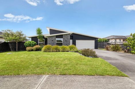 Photo of property in 11 Fred White Drive, Kumeu, 0810