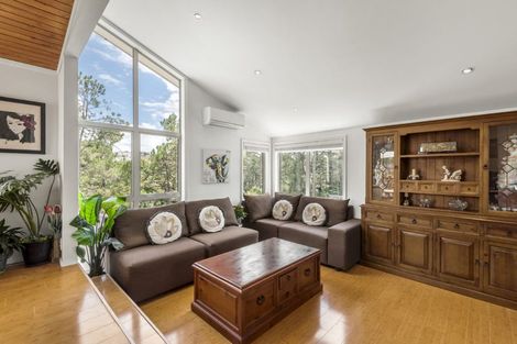 Photo of property in 5 Saddleback Rise, Murrays Bay, Auckland, 0630