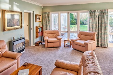 Photo of property in 20 Whites Line West, Woburn, Lower Hutt, 5010