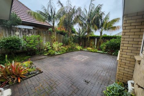 Photo of property in 2/12 Nakhle Place, Manurewa, Auckland, 2105