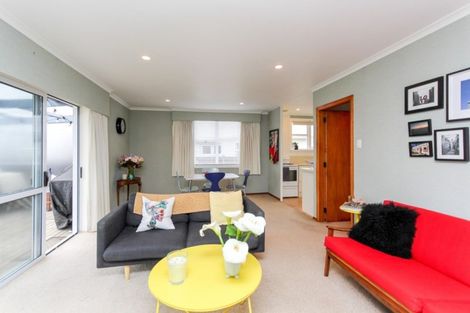 Photo of property in 6 Blackmore Street, Lynmouth, New Plymouth, 4310