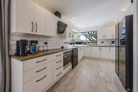 Photo of property in 168 Walter Strevens Drive, Conifer Grove, Takanini, 2112