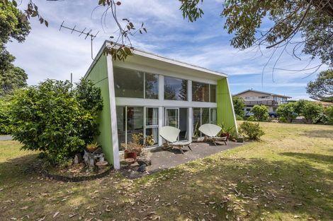 Photo of property in 41 Queens Road, Waikanae Beach, Waikanae, 5036