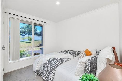 Photo of property in 13 San Pedro Place, Henderson, Auckland, 0612