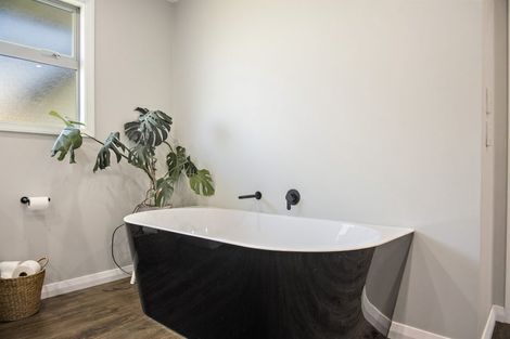 Photo of property in 25 Parsonage Road, Woodend, 7610