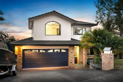 Photo of property in 4 Northcross Drive, Oteha, Auckland, 0632