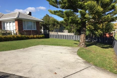 Photo of property in 22 Gossamer Drive, Pakuranga Heights, Auckland, 2010
