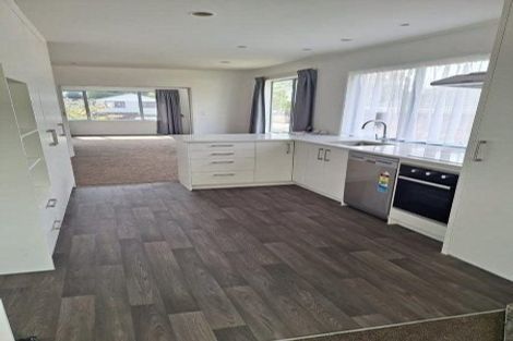 Photo of property in 137 Reeves Road, Pakuranga Heights, Auckland, 2010