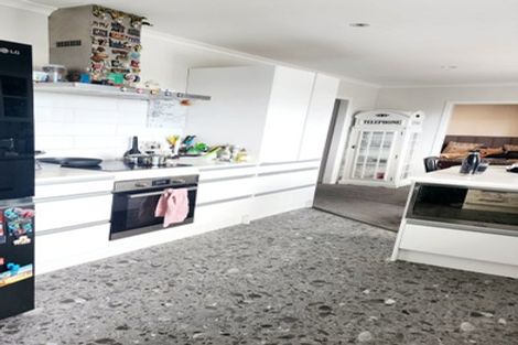 Photo of property in 63 Carlisle Road, Torbay, Auckland, 0630