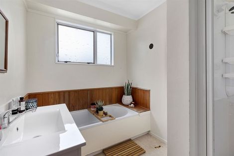 Photo of property in 42a Hicks Close, Whitby, Porirua, 5024