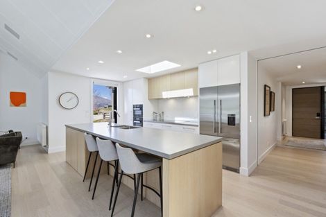 Photo of property in 1 Owen Marshall Lane, Arrowtown, 9371