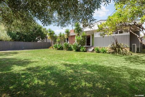 Photo of property in 43 Gloria Avenue, Te Atatu Peninsula, Auckland, 0610