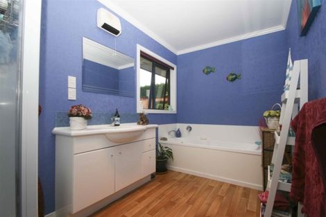 Photo of property in 16 Fowler Road, West Plains, Invercargill, 9874