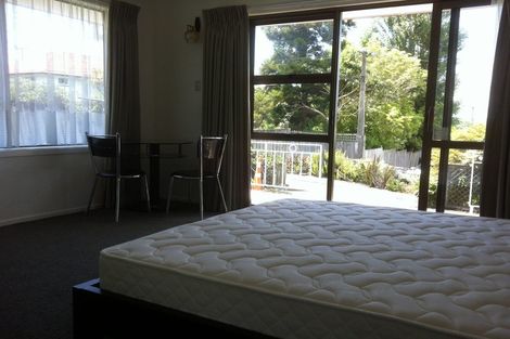 Photo of property in 1/181 Chivalry Road, Glenfield, Auckland, 0629