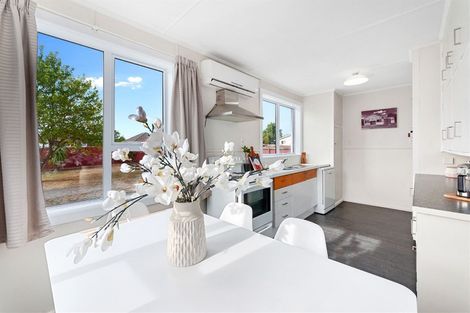 Photo of property in 24 Bournemouth Crescent, Aranui, Christchurch, 8061