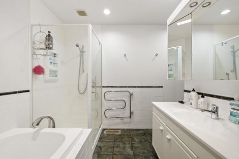 Photo of property in 191 Marine Parade, Seatoun, Wellington, 6022