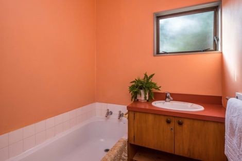 Photo of property in 98a Creswick Terrace, Northland, Wellington, 6012