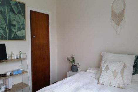 Photo of property in 82 Ocean View Road, Northcote, Auckland, 0627