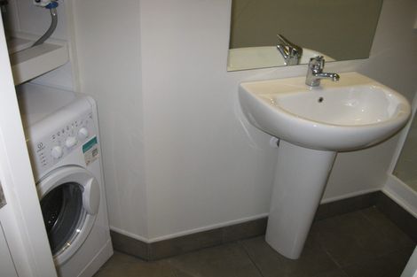 Photo of property in Terrace Tower Apartments, 4a/126 The Terrace, Wellington Central, Wellington, 6011